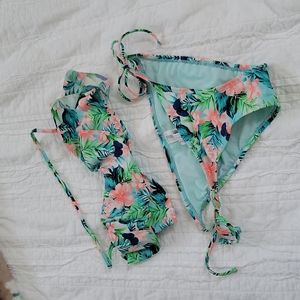 SOLD Forever 21 Tropical print bikini set size small